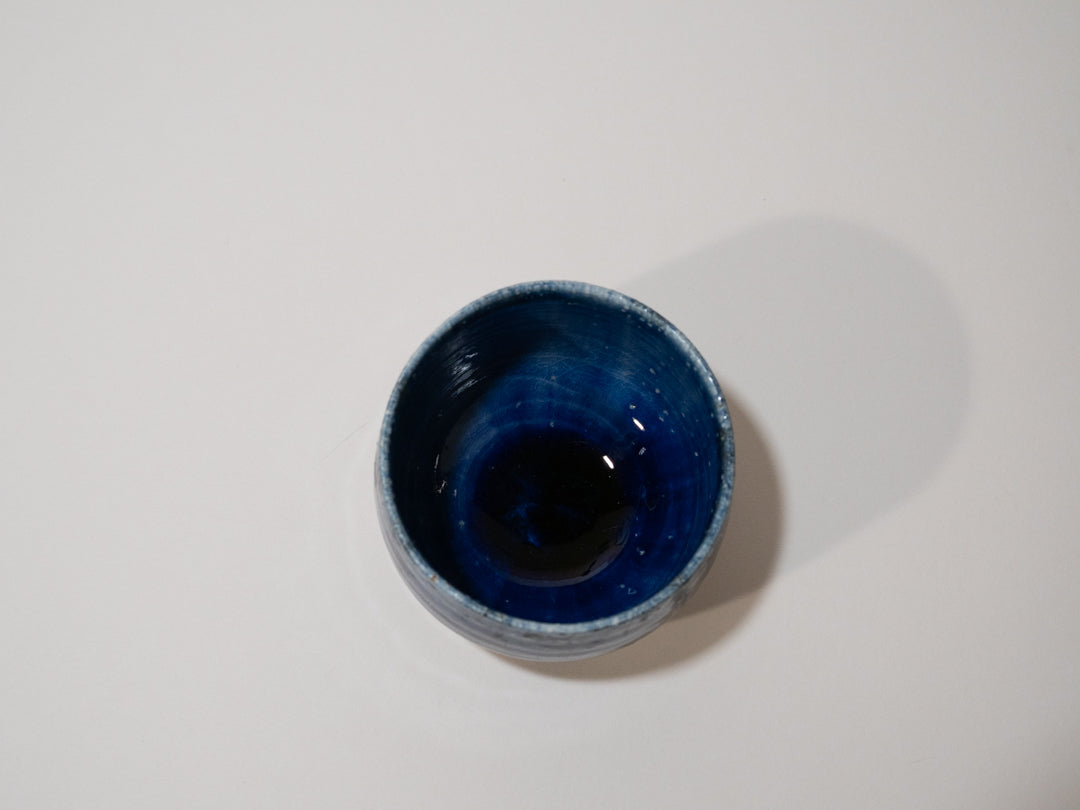 青の湯呑み